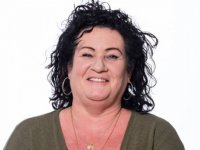 Caroline van der Plas geeft stokje door aan Henk Vermeer 